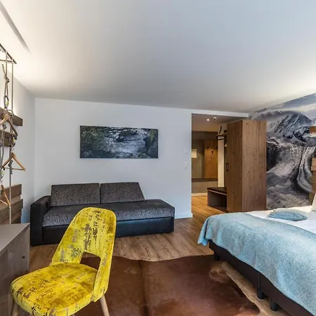 Hemizeus & Iremia Hotel