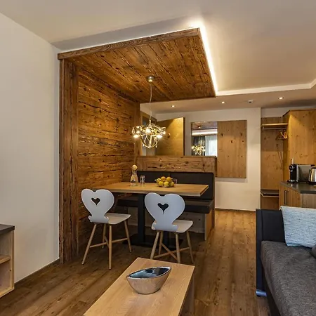 Hemizeus & Iremia Hotel