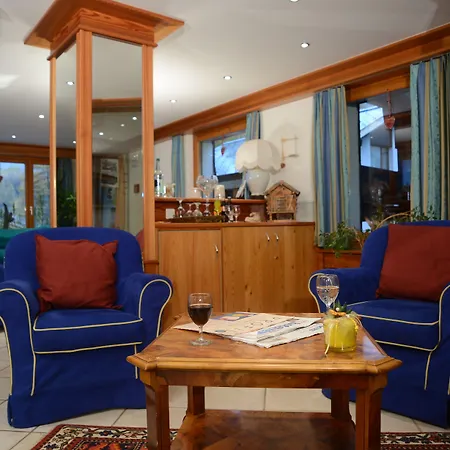 Hemizeus & Iremia 3*