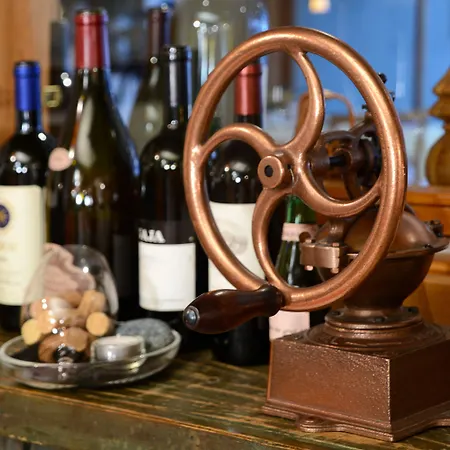 Hemizeus & Iremia 3* زيرمات