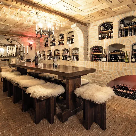 Hemizeus & Iremia فندق