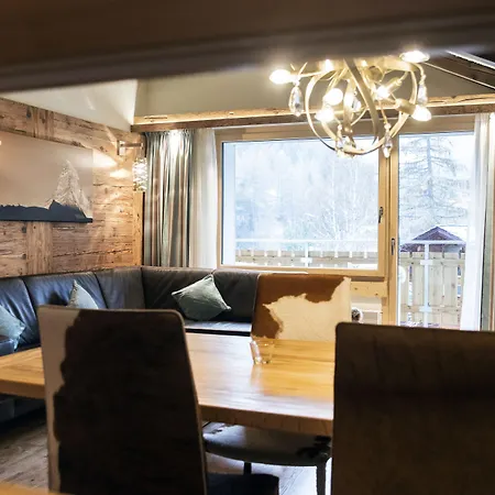 Hemizeus & Iremia 3* زيرمات