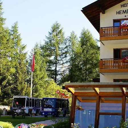 Hemizeus & Iremia Hotel