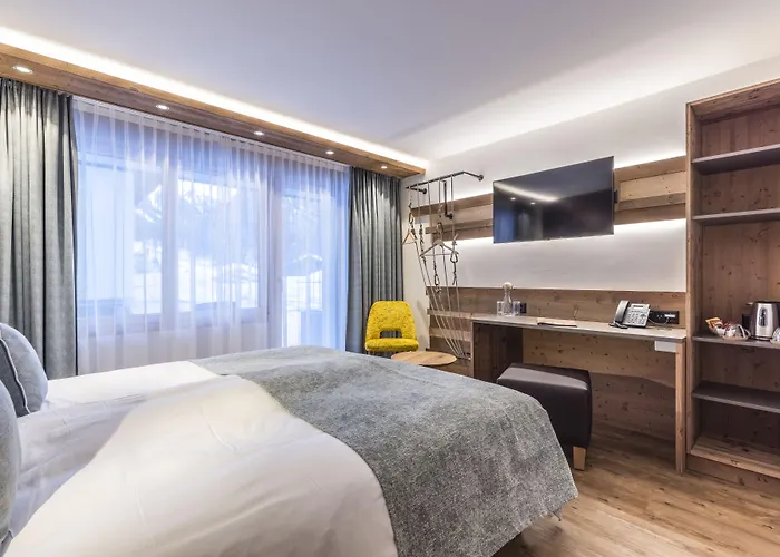 Hemizeus & Iremia Hotel 3*