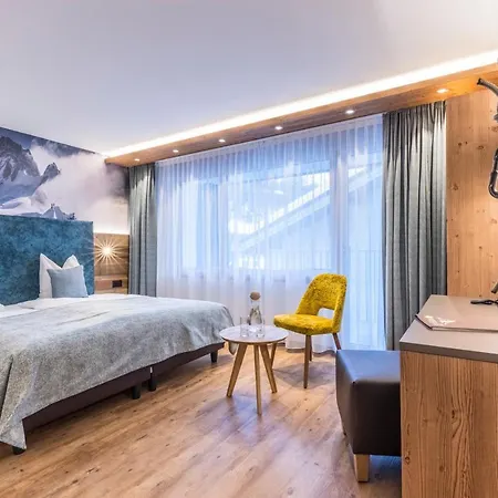 Hemizeus & Iremia Hotel