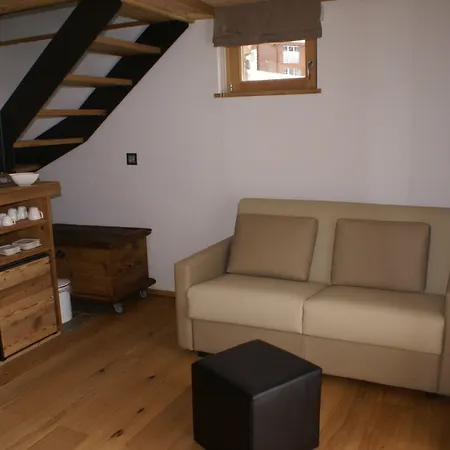 Hemizeus & Iremia Hotel