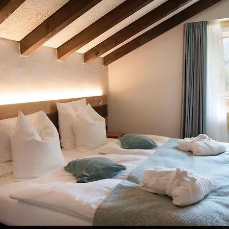 Hemizeus & Iremia Hotel