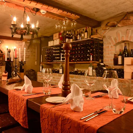 Hemizeus & Iremia Hotel 3*