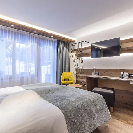 Hemizeus & Iremia Hotel 3*