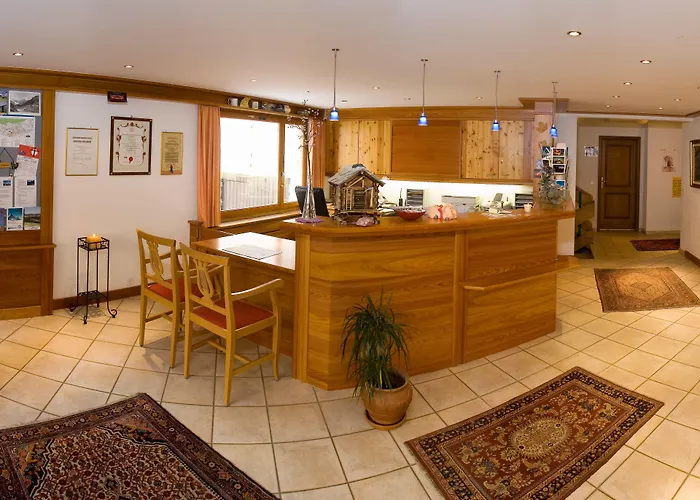 ホテル ヘミツェウス ＆ イレミア スパ