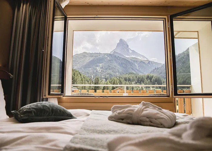 ヘミツェウス ＆ イレミア スパ 3*